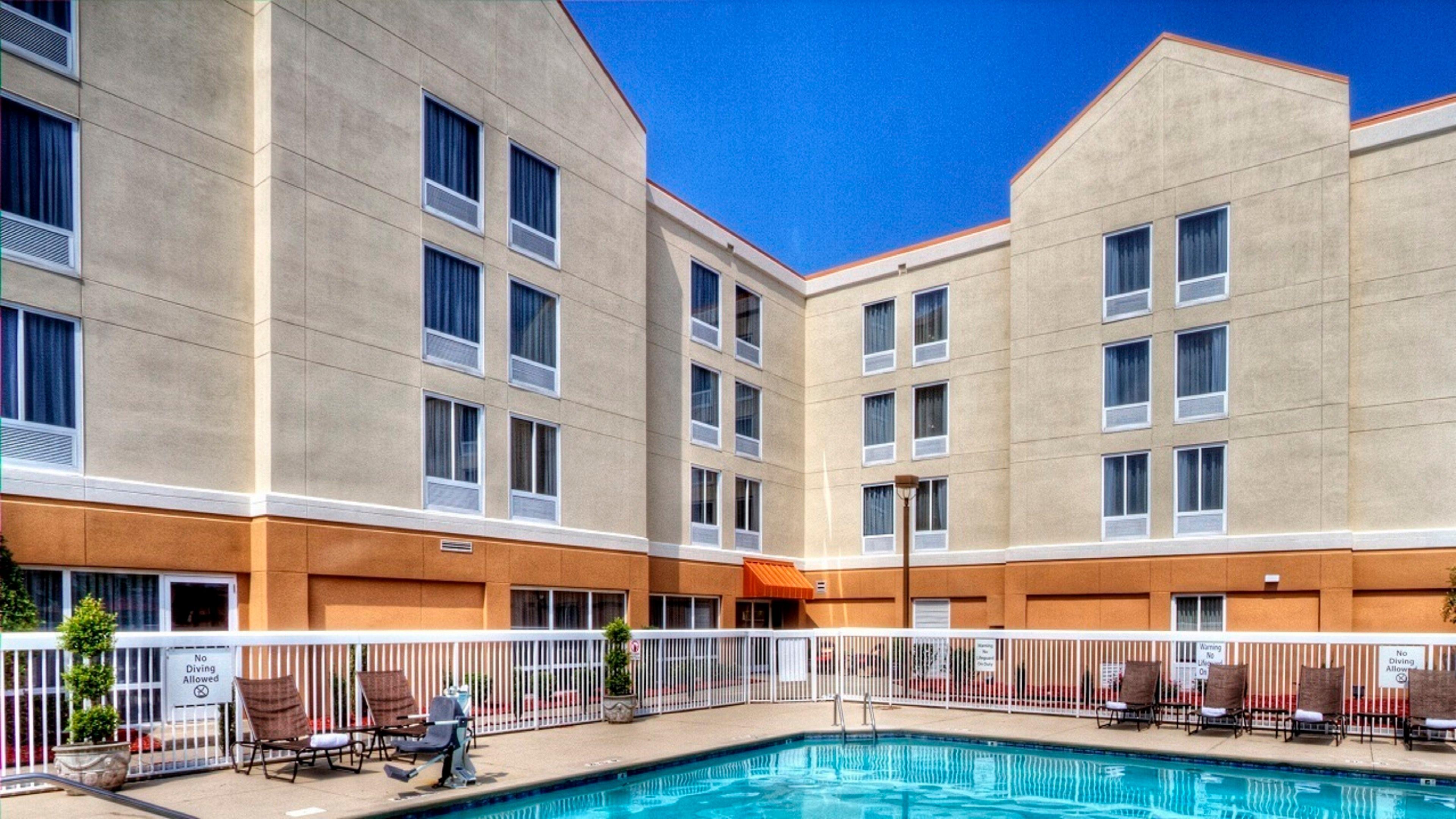Holiday Inn Express Greenville By Ihg Экстерьер фото