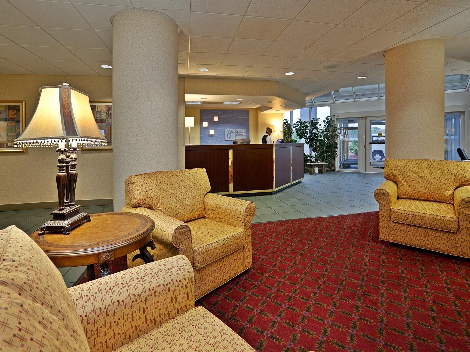 Holiday Inn Express Greenville By Ihg Экстерьер фото